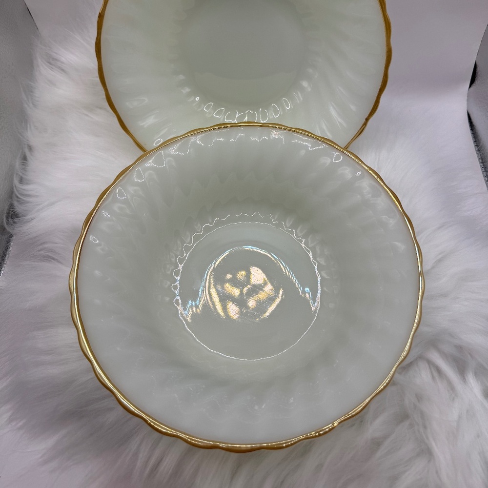 2 Vintage Fire King Anchor Hocking 8 1/2" Serving Bowls Green Milk Glass